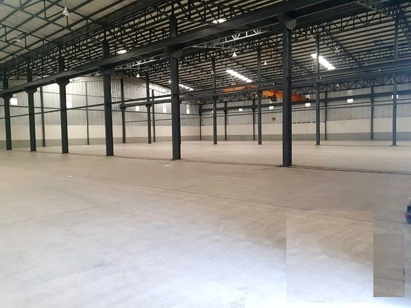 ให้เช่าโกดังพร้อมสำนักงานปู่เจ้าสมิงพรายเนื้อที่รวม 10,500 ตร.ม พื้นที่ สีม่วง ขอใบ รง.4 ได้ เข้าออกได้ 2 ทาง รถเทรลเลอร์จอดได้หลายคัน