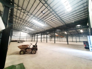 ให้เช่าโกดังพร้อมสำนักงานปู่เจ้าสมิงพรายเนื้อที่รวม 10,500 ตร.ม พื้นที่ สีม่วง ขอใบ รง.4 ได้ เข้าออกได้ 2 ทาง รถเทรลเลอร์จอดได้หลายคัน