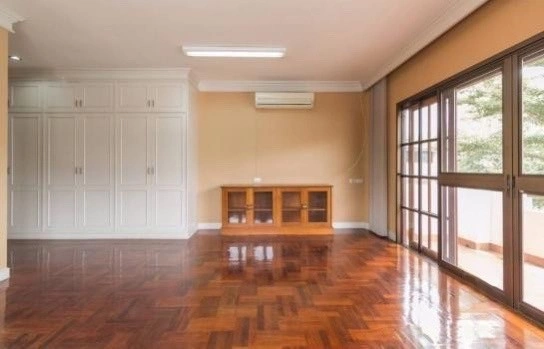 ให้เช่าบ้านเดี่ยว2ชั้นพหลโยธินใกล้เมเจอร์ รัชโยธินใกล้  BTS เสนานิคมพื้นที่ 200ตรวใช้สอย 280 ตรม3ห้องนอน6ห้องน้ำ 4  แอร์