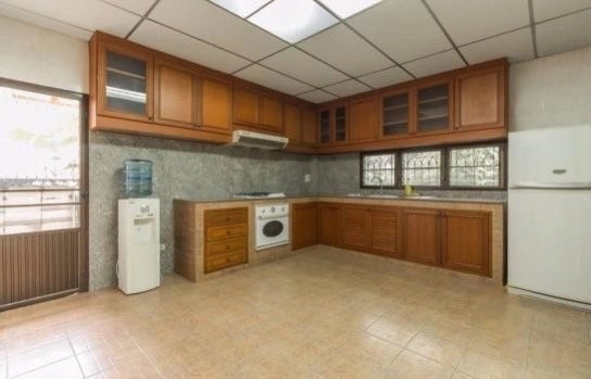 ให้เช่าบ้านเดี่ยว2ชั้นพหลโยธินใกล้เมเจอร์ รัชโยธินใกล้  BTS เสนานิคมพื้นที่ 200ตรวใช้สอย 280 ตรม3ห้องนอน6ห้องน้ำ 4  แอร์