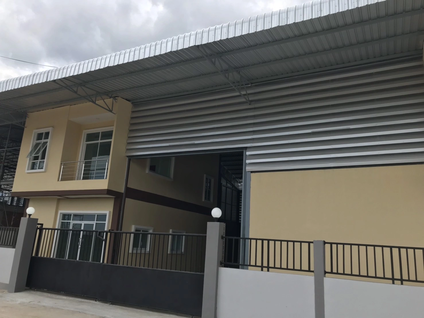 ขาย/ให้เช่า โกดัง โรงงานขนาด 160 ตร.ว. 1ไร่ พร้อมออฟฟิศ 2 ชั้น ตำบลนาดี เมืองสมุทรสาคร