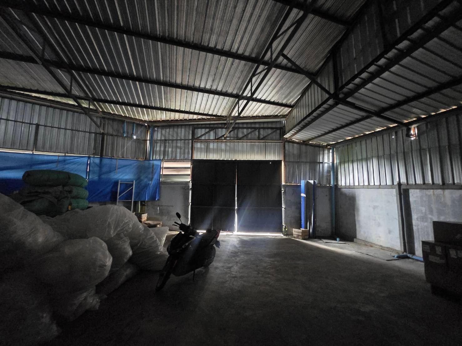 ขาย/ให้เช่า โกดัง โรงงานขนาด 160 ตร.ว. 1ไร่ พร้อมออฟฟิศ 2 ชั้น ตำบลนาดี เมืองสมุทรสาคร