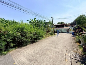 ขายด่วนที่ดินใกล้แฟชั่นไอร์แลนด์ 44 ตรว แปลงมุม ถมแล้ว ซ.พระยาสุเรนทร์ 25 มีนบุรี กทม.