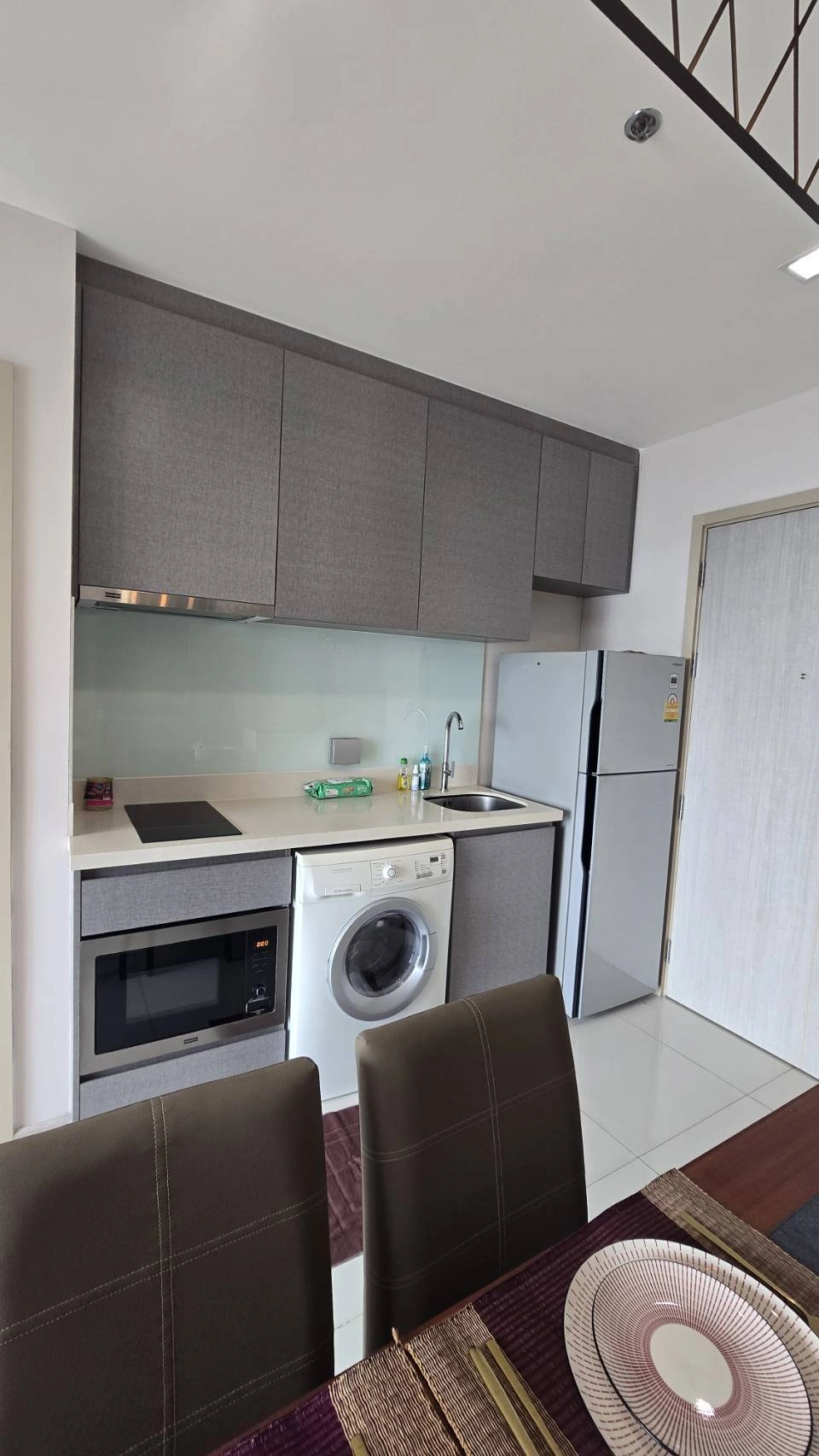 ขายคอนโดพร้อมอยู่ คอนโด ริธึ่ม สุขุมวิท 36-38 ใจกลางกรุงเทพ ตกแต่งพร้อมเข้าอยู่ะ