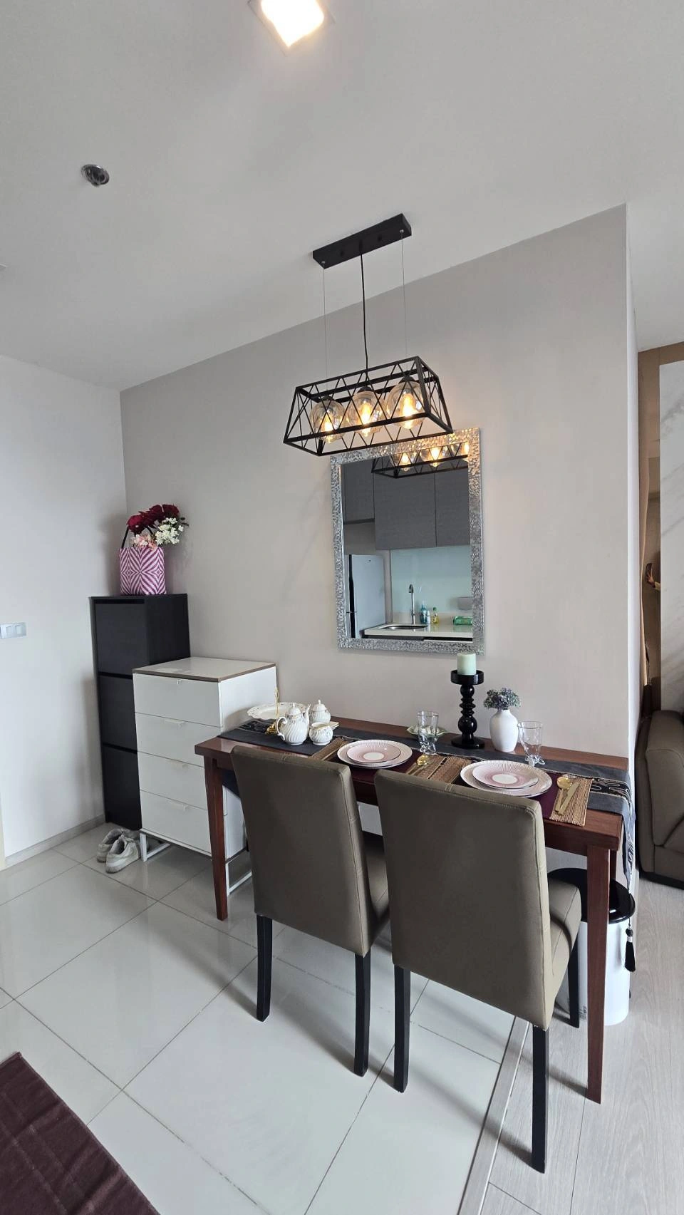 ขายคอนโดพร้อมอยู่ คอนโด ริธึ่ม สุขุมวิท 36-38 ใจกลางกรุงเทพ ตกแต่งพร้อมเข้าอยู่ะ