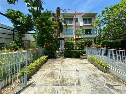 ให้เช่า ทาวน์โฮม 3 ชั้น บ้านใหม่ พระราม9-วงแหวน  ใกล้ airport link