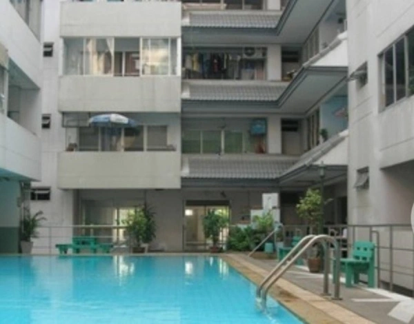 ขายด่วน คอนโด กรีนเพลส รอยัล พาร์ค ทำเลหน้าโรงเรียน ขนาด 31 ตรม.ชั้น 4 ห้องเย็นอยู่สบาย โทร 099-1961001