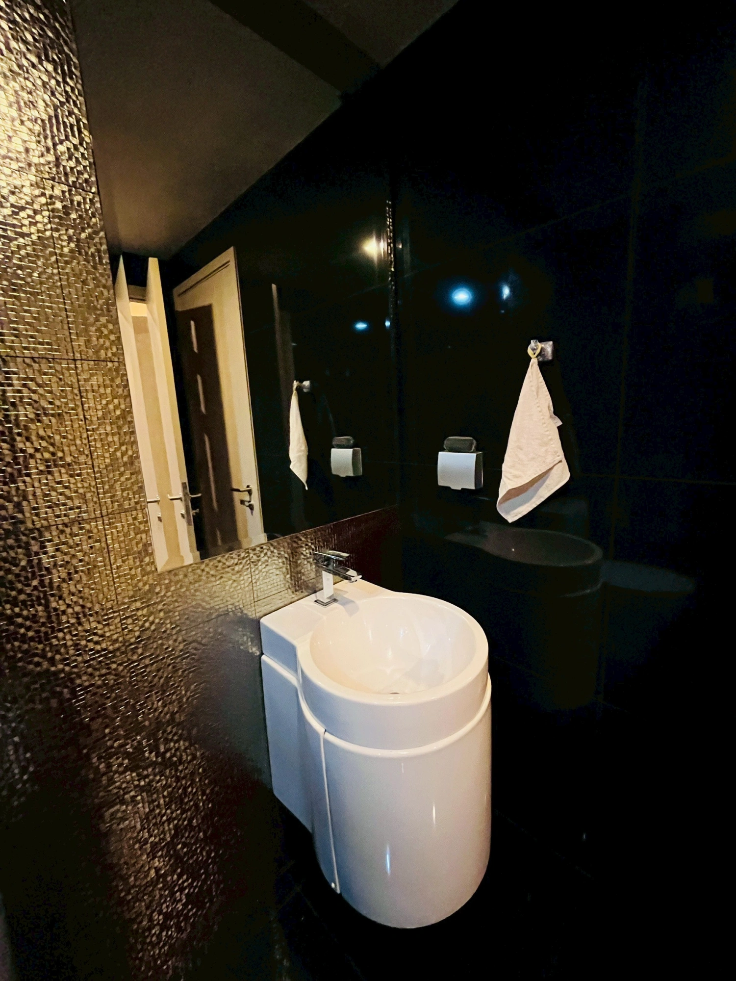 Rhythm Sukhumvit 36-38