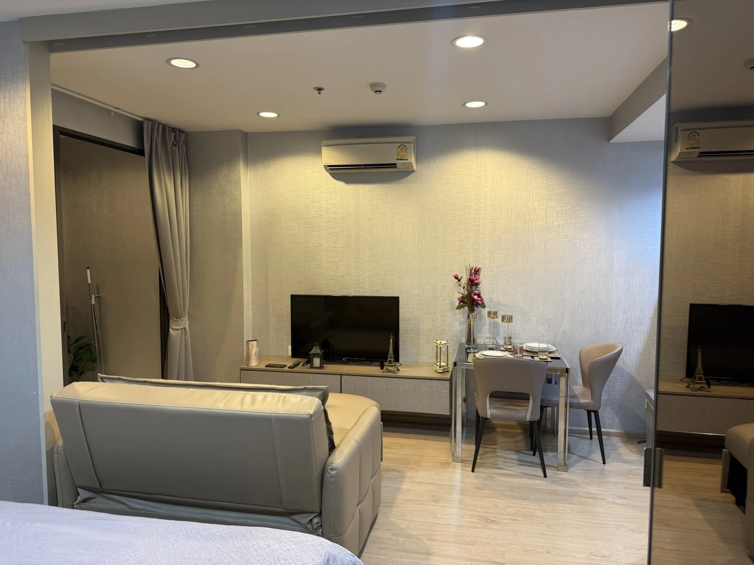 IDEO Q Ratchathewi {Fully Furnished}