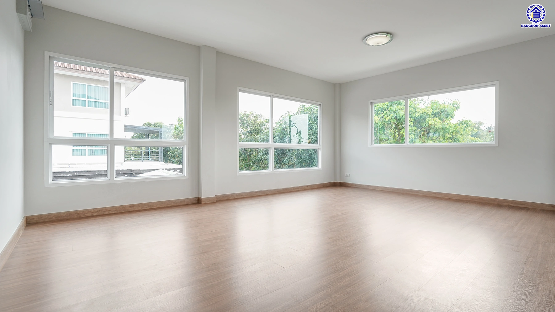 บ้านรีโนเวทใหม่ โครงการ คาซ่าพรีเมี่ยม ราชพฤกษ์-พระราม5 บ้านเดี่ยวหลังใหญ่ 3 ชั้น แบรนด์ Q.House เนื้อที่ 59.8 ตร.ว. พื้นที่ใช้สอย 249.22 ตร.ม. ดีไซน์ตอบทุกไลฟ์สไตล์ 3 ห้องนอน 4 ห้องน้ำ จอดรถได้ 2 คัน ใกล้ตลาดเจ้าพระยา, เดอะวอล์ค, ร.ร.เตรียมอุดมศึกษาฯ เซ็นทรัลเวสต์เกตและรถไฟฟ้า "สถานีบางพลู"