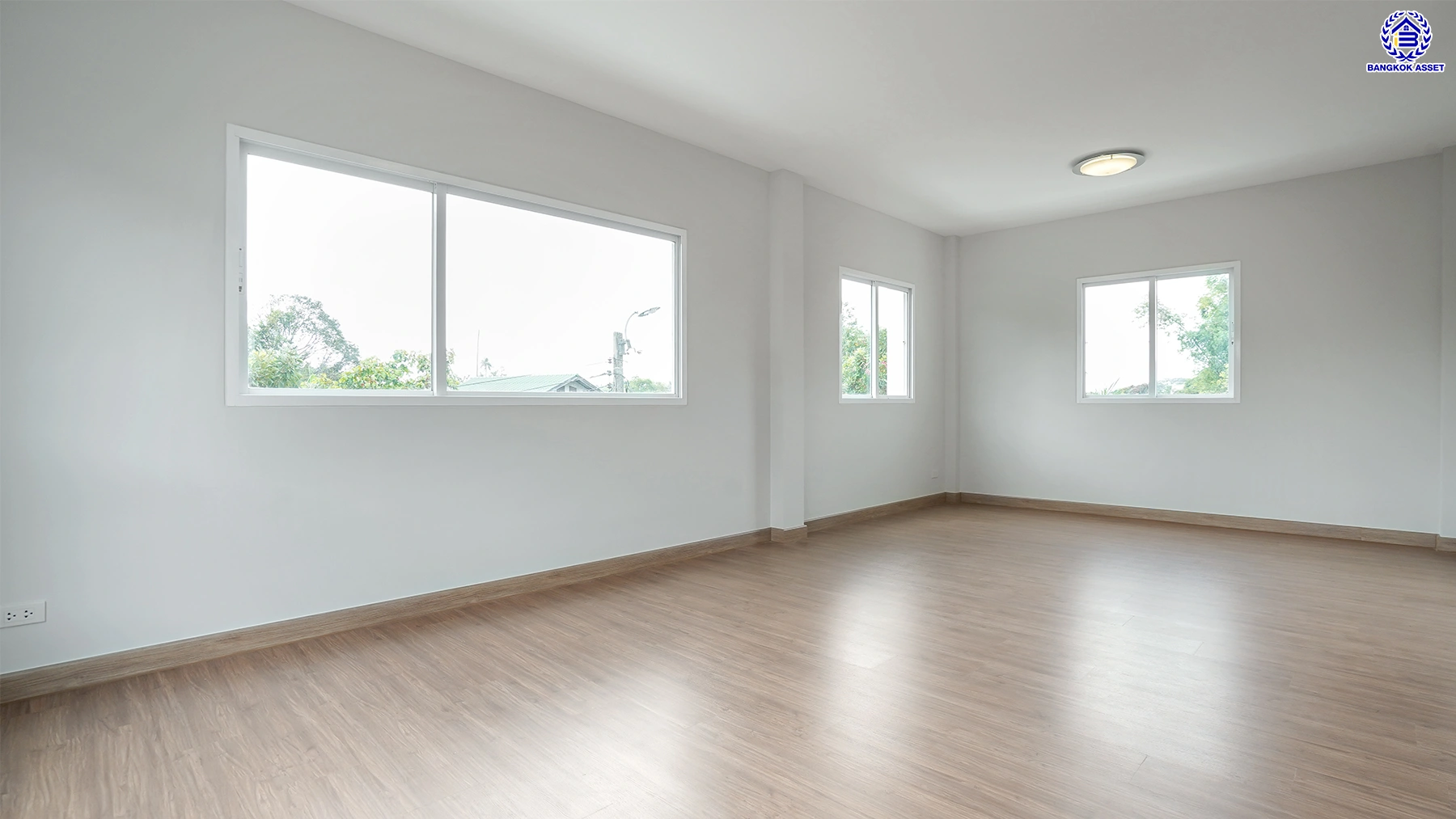 บ้านรีโนเวทใหม่ โครงการ คาซ่าพรีเมี่ยม ราชพฤกษ์-พระราม5 บ้านเดี่ยวหลังใหญ่ 3 ชั้น แบรนด์ Q.House เนื้อที่ 59.8 ตร.ว. พื้นที่ใช้สอย 249.22 ตร.ม. ดีไซน์ตอบทุกไลฟ์สไตล์ 3 ห้องนอน 4 ห้องน้ำ จอดรถได้ 2 คัน ใกล้ตลาดเจ้าพระยา, เดอะวอล์ค, ร.ร.เตรียมอุดมศึกษาฯ เซ็นทรัลเวสต์เกตและรถไฟฟ้า "สถานีบางพลู"