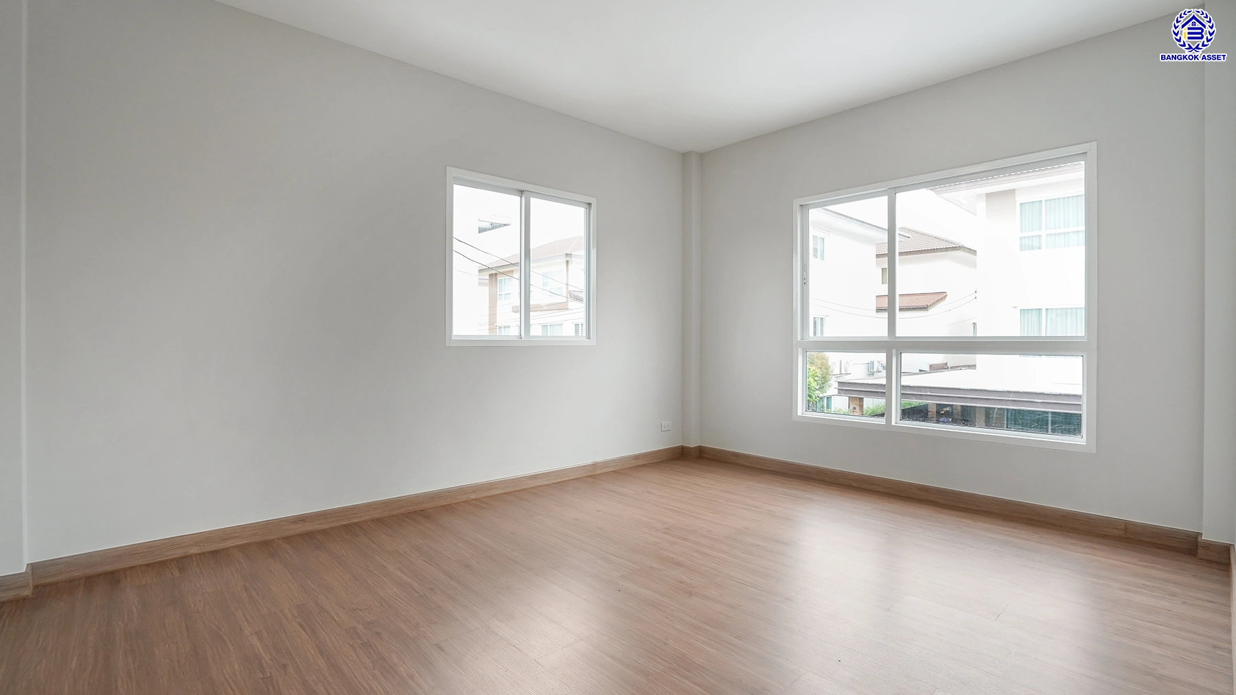 บ้านรีโนเวทใหม่ โครงการ คาซ่าพรีเมี่ยม ราชพฤกษ์-พระราม5 บ้านเดี่ยวหลังใหญ่ 3 ชั้น แบรนด์ Q.House เนื้อที่ 59.8 ตร.ว. พื้นที่ใช้สอย 249.22 ตร.ม. ดีไซน์ตอบทุกไลฟ์สไตล์ 3 ห้องนอน 4 ห้องน้ำ จอดรถได้ 2 คัน ใกล้ตลาดเจ้าพระยา, เดอะวอล์ค, ร.ร.เตรียมอุดมศึกษาฯ เซ็นทรัลเวสต์เกตและรถไฟฟ้า "สถานีบางพลู"