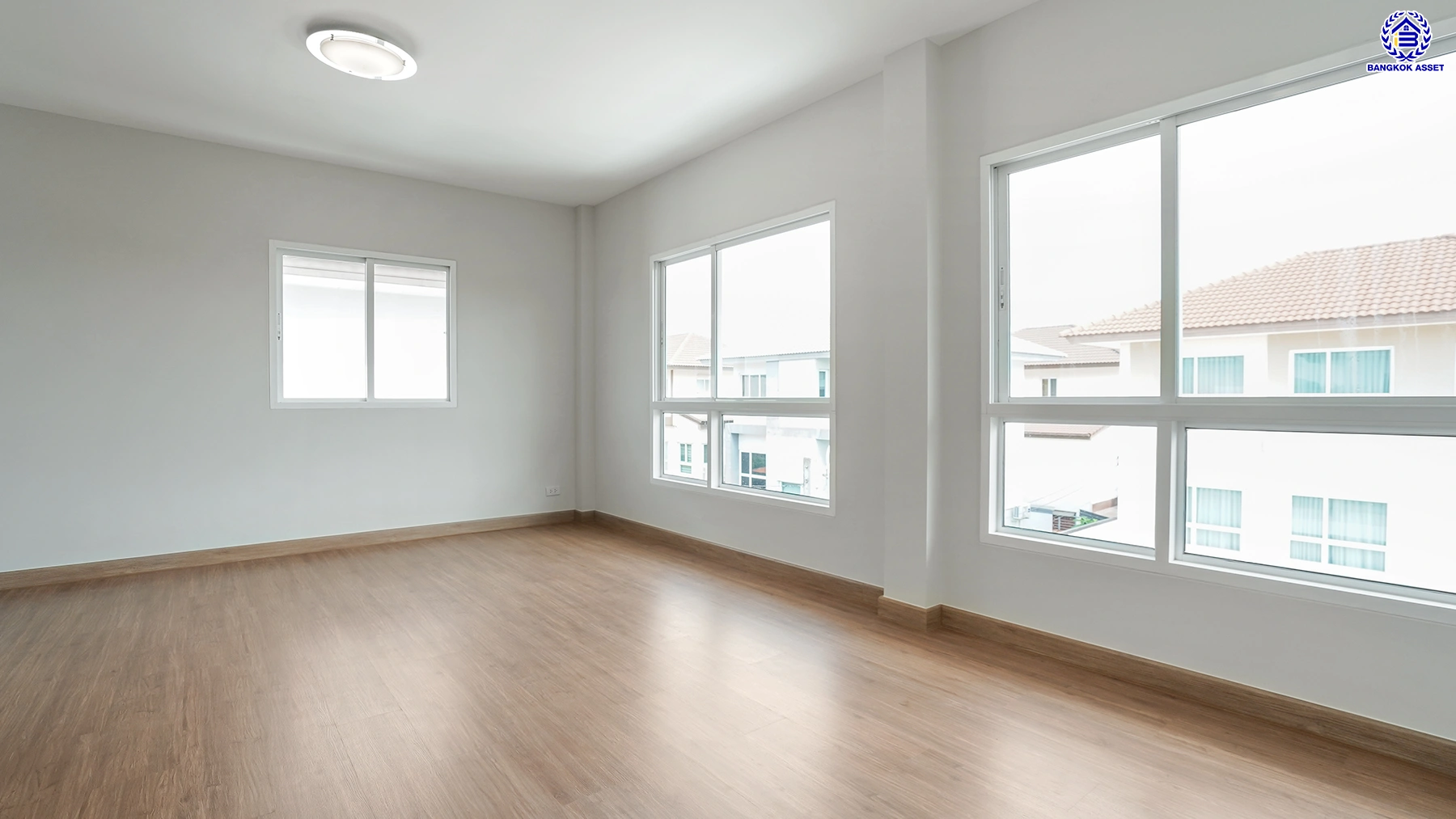 บ้านรีโนเวทใหม่ โครงการ คาซ่าพรีเมี่ยม ราชพฤกษ์-พระราม5 บ้านเดี่ยวหลังใหญ่ 3 ชั้น แบรนด์ Q.House เนื้อที่ 59.8 ตร.ว. พื้นที่ใช้สอย 249.22 ตร.ม. ดีไซน์ตอบทุกไลฟ์สไตล์ 3 ห้องนอน 4 ห้องน้ำ จอดรถได้ 2 คัน ใกล้ตลาดเจ้าพระยา, เดอะวอล์ค, ร.ร.เตรียมอุดมศึกษาฯ เซ็นทรัลเวสต์เกตและรถไฟฟ้า "สถานีบางพลู"