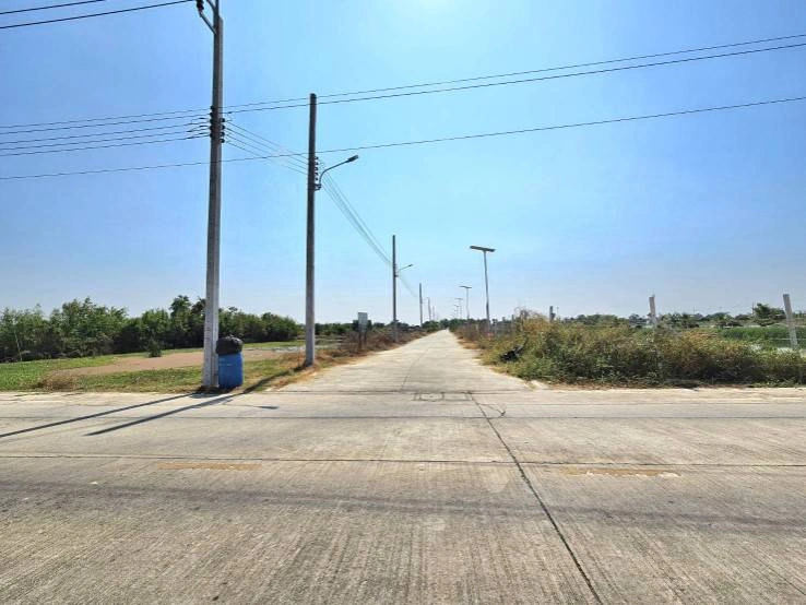 ขายด่วนที่ดิน แปลงใหญ่  บางเสาธง   สมุทรปราการ ติดถนนสาธารณะ แบ่งขายได้