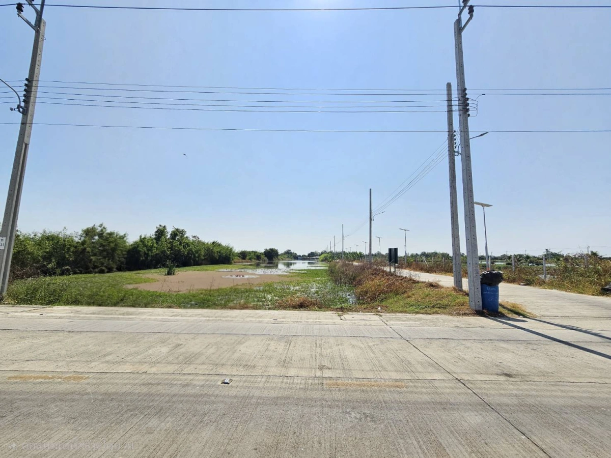 ขายด่วนที่ดิน แปลงใหญ่  บางเสาธง   สมุทรปราการ ติดถนนสาธารณะ แบ่งขายได้