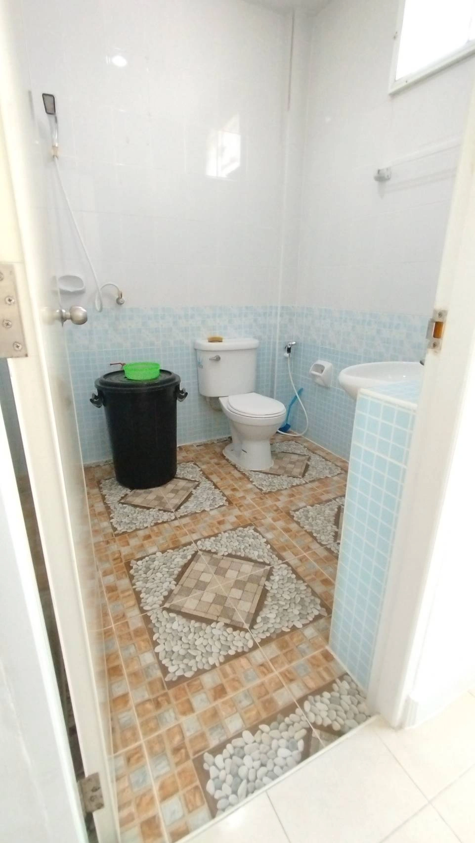 ขายบ้านสวย บ้านหลังใหญ่ ห้องกว้าง รีโนเวทแล้ว ทำเลดี เดินทางสะดวก