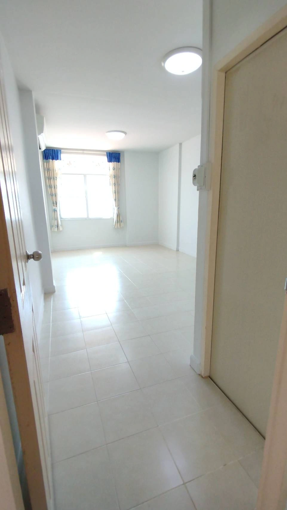 ขายบ้านสวย บ้านหลังใหญ่ ห้องกว้าง รีโนเวทแล้ว ทำเลดี เดินทางสะดวก