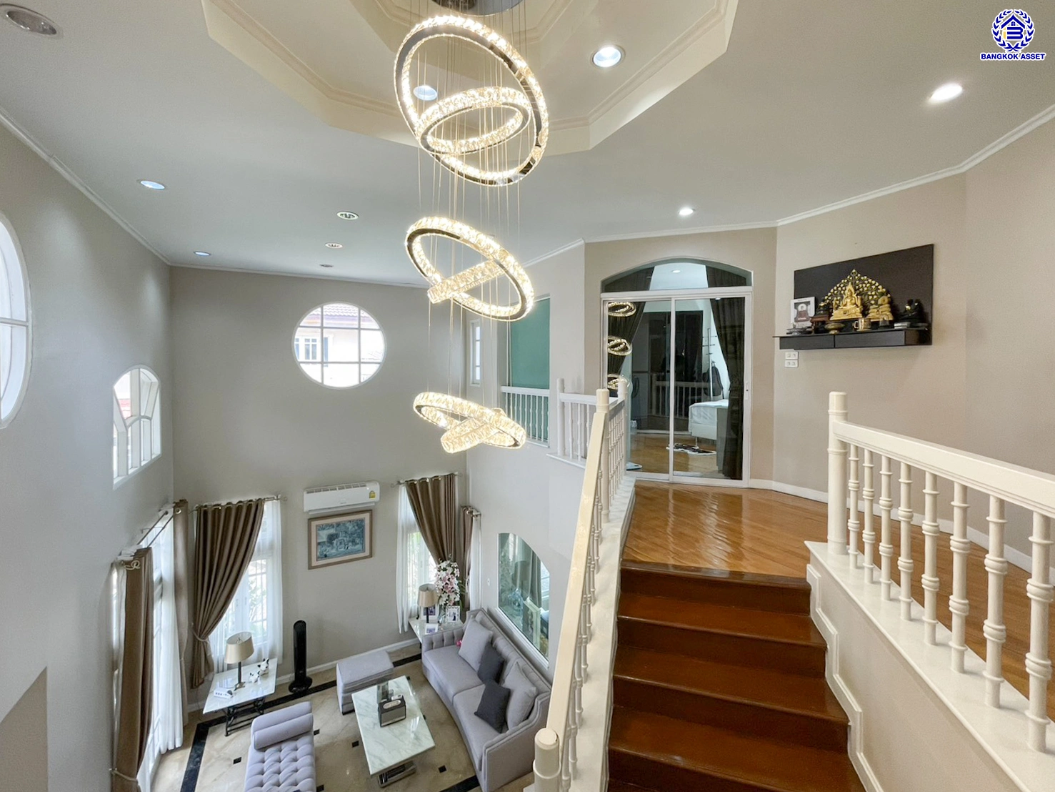 บ้านมือสอง คุณภาพแบรนด์ LH โครงการ ชลลดา บางบัวทอง บนเนื้อที่ 195 ตร.ว. พื้นที่ใช้สอย 340 ตร.ม. ฟังก์ชันจัดเต็ม 4 ห้องนอน 4 ห้องน้ำ จอดรถได้ 4 คัน พร้อม Facilities ครบ บนทำเลคุณภาพ เชื่อมต่อได้หลายเส้นทาง ใกล้เซ็นทรัลเวสต์เกต และรถไฟฟ้าสายสีม่วง "สถานีบางพลู"