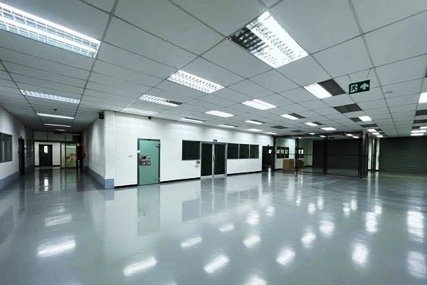 ขายโรงงานพื้นที่สีม่วงในนิคมนำไกร ลาดกระบังเนื้อที่4 ไร่  พื้นที่ใช้สอย 6,528 ตรม อาคารสำนักงาน 3 ชั้น คลังสินค้า ไลน์ผลิต มีใบ รง.4