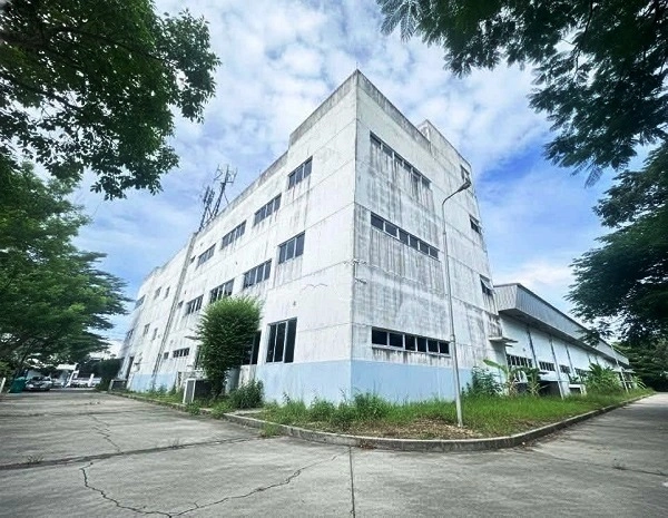 ขายโรงงานพื้นที่สีม่วงในนิคมนำไกร ลาดกระบังเนื้อที่4 ไร่  พื้นที่ใช้สอย 6,528 ตรม อาคารสำนักงาน 3 ชั้น คลังสินค้า ไลน์ผลิต มีใบ รง.4