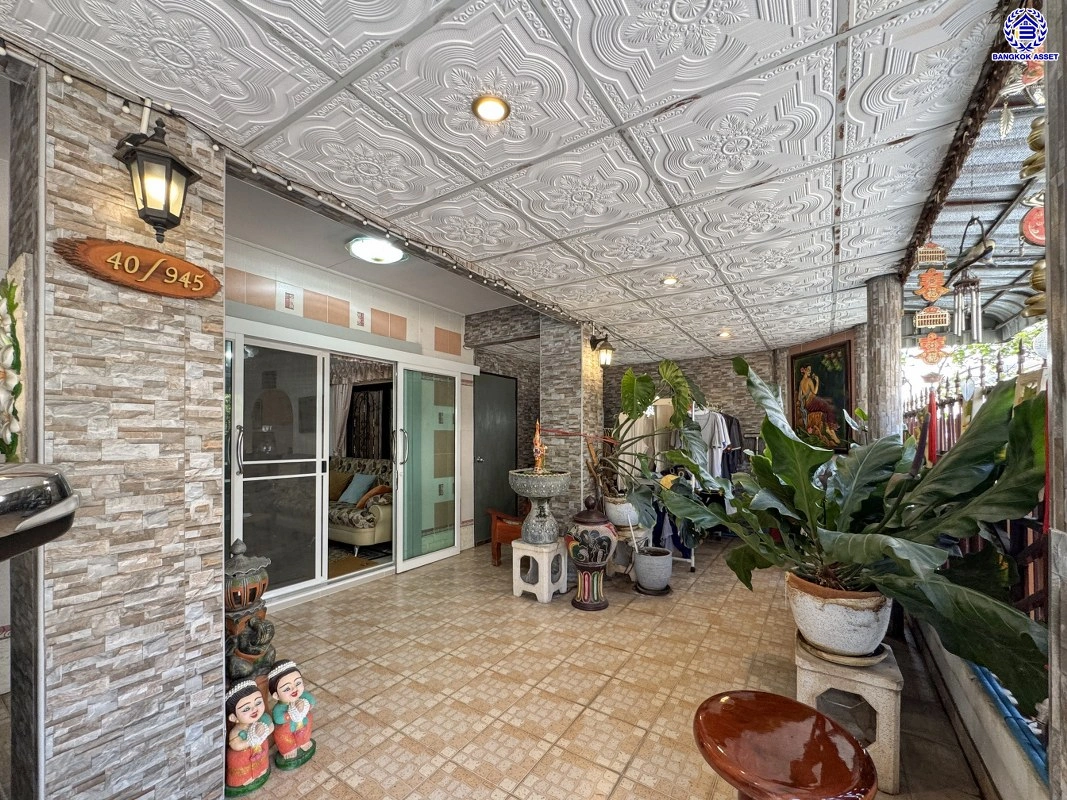 ทาวน์เฮ้าส์มือสอง โครงการ พฤกษา บี รังสิตคลอง3 เนื้อที่ 25.4 ตร.ว. พื้นที่ใช้สอย 73.5 ตร.ม. ฟังก์ชัน 4 ห้องนอน 2 ห้องน้ำ จอดรถได้ 1 คัน ตั้งบนทำเลดี เชื่อมต่อหลายเส้นทาง ทั้งถนนรังสิต-นครนยก, ถนนกาญจนาภิเษก, ถนนพหลโยธิน ใกล้ห้างสรรพสินค้าฟิวเจอร์ พาร์ค รังสิต