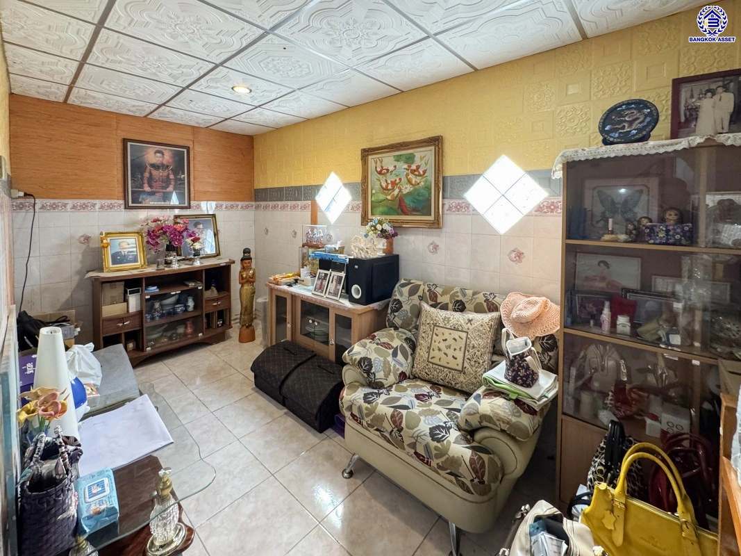 ทาวน์เฮ้าส์มือสอง โครงการ พฤกษา บี รังสิตคลอง3 เนื้อที่ 25.4 ตร.ว. พื้นที่ใช้สอย 73.5 ตร.ม. ฟังก์ชัน 4 ห้องนอน 2 ห้องน้ำ จอดรถได้ 1 คัน ตั้งบนทำเลดี เชื่อมต่อหลายเส้นทาง ทั้งถนนรังสิต-นครนยก, ถนนกาญจนาภิเษก, ถนนพหลโยธิน ใกล้ห้างสรรพสินค้าฟิวเจอร์ พาร์ค รังสิต