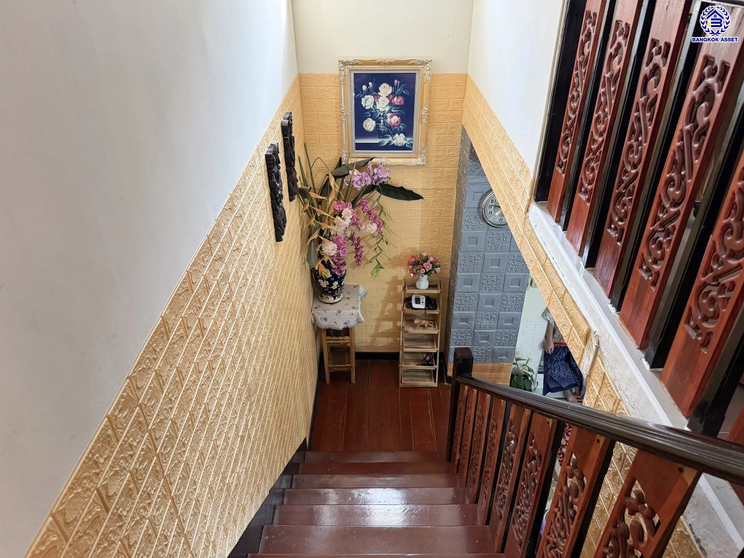 ทาวน์เฮ้าส์มือสอง โครงการ พฤกษา บี รังสิตคลอง3 เนื้อที่ 25.4 ตร.ว. พื้นที่ใช้สอย 73.5 ตร.ม. ฟังก์ชัน 4 ห้องนอน 2 ห้องน้ำ จอดรถได้ 1 คัน ตั้งบนทำเลดี เชื่อมต่อหลายเส้นทาง ทั้งถนนรังสิต-นครนยก, ถนนกาญจนาภิเษก, ถนนพหลโยธิน ใกล้ห้างสรรพสินค้าฟิวเจอร์ พาร์ค รังสิต