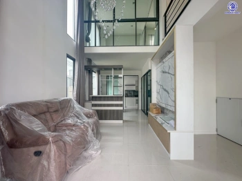 ทาวน์เฮ้าส์มือสอง หลังมุม โครงการ พฤกษาวิลล์119/2 พหลโยธิน-รามอินทรา เนื้อที่ 30.5 ตร.ว. พื้นที่ใช้สอย 133 ตร.ม. ฟังก์ชัน 4 ห้องนอน 2 ห้องน้ำ จอดรถได้ 2 คัน ตั้งบนทำเลดี เชื่อมต่อหลายเส้นทาง ใกล้รถไฟฟ้าสายสีเขียว "สายหยุด", ทางด่วน "ฉลองรัช" และเซ็นทรัล รามอินทรา