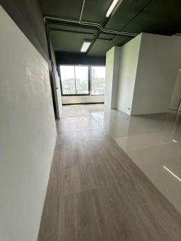 Office for Rent มีหลายแบบหลายขนาด 100-300 ตร.ม. เริ่มต้น 250 บาท/ตร.ม.  จดทะเบียนบริษัทได้ ย่านพระราม 3 เดินทางสะดวก ใกล้ Central & Lotus