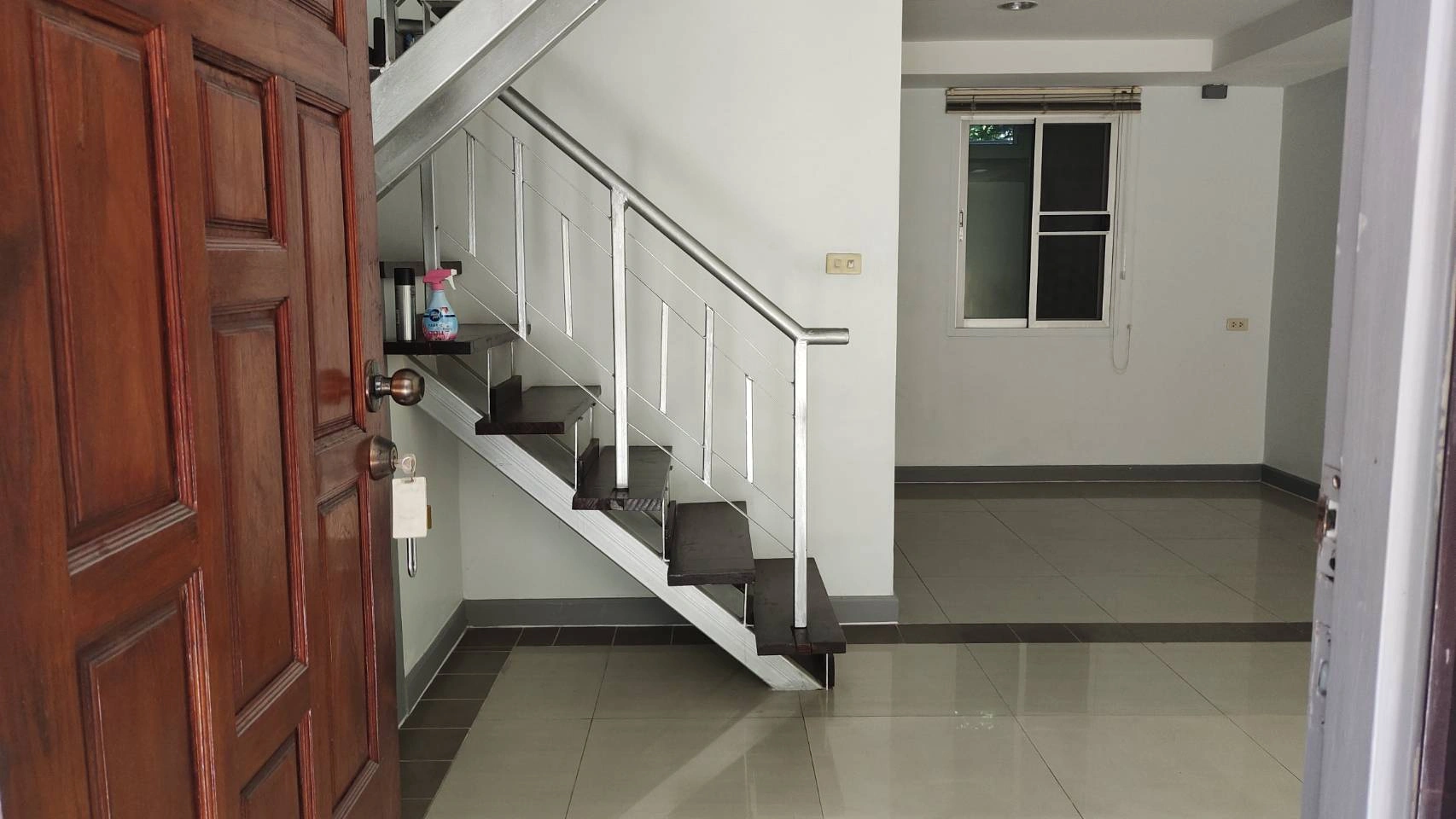 ขาย/ให้เช่า บ้านทาวเฮ้าส์ 2 ชั้น 3 นอน 2 น้ำ ซ.รามอินทรา117