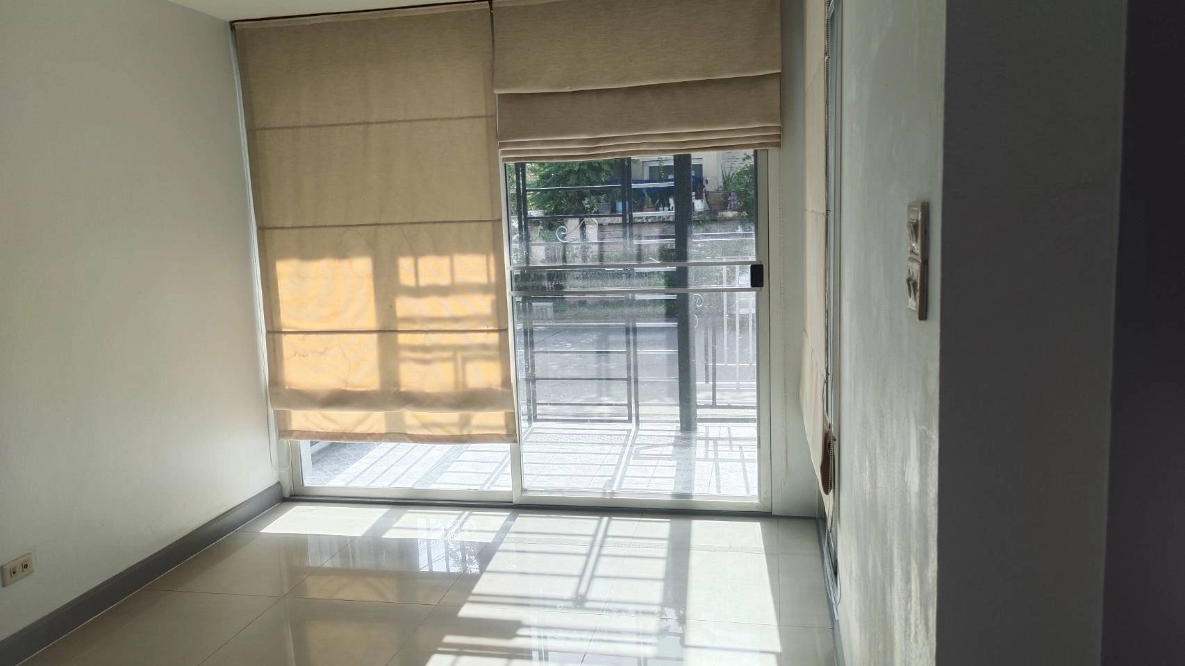 ขาย/ให้เช่า บ้านทาวเฮ้าส์ 2 ชั้น 3 นอน 2 น้ำ ซ.รามอินทรา117