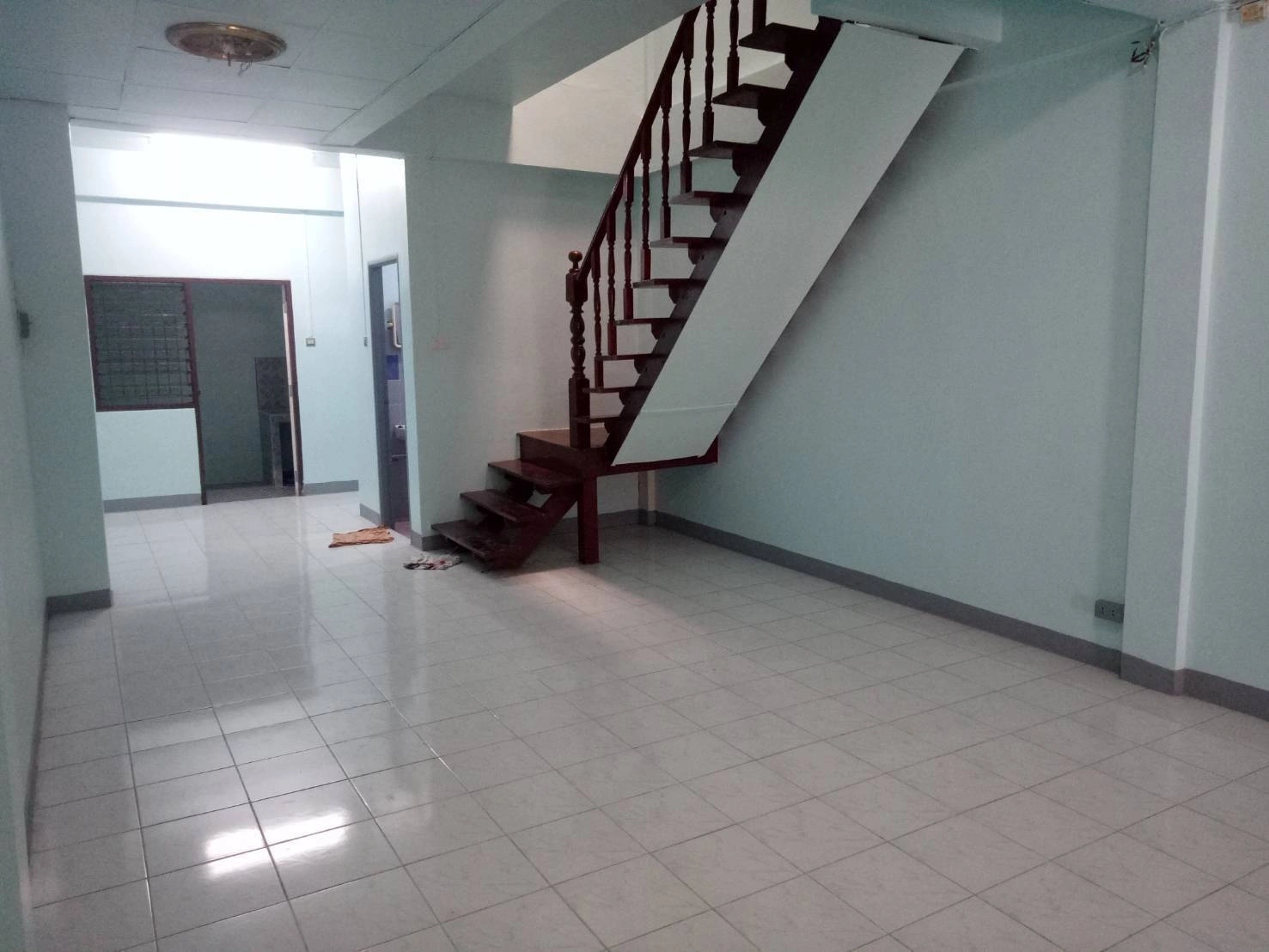 ขายบ้านทาวเฮ้าส์ 2 ชั้น 2 นอน 2 น้ำ เจริญพัฒนา ซ.7