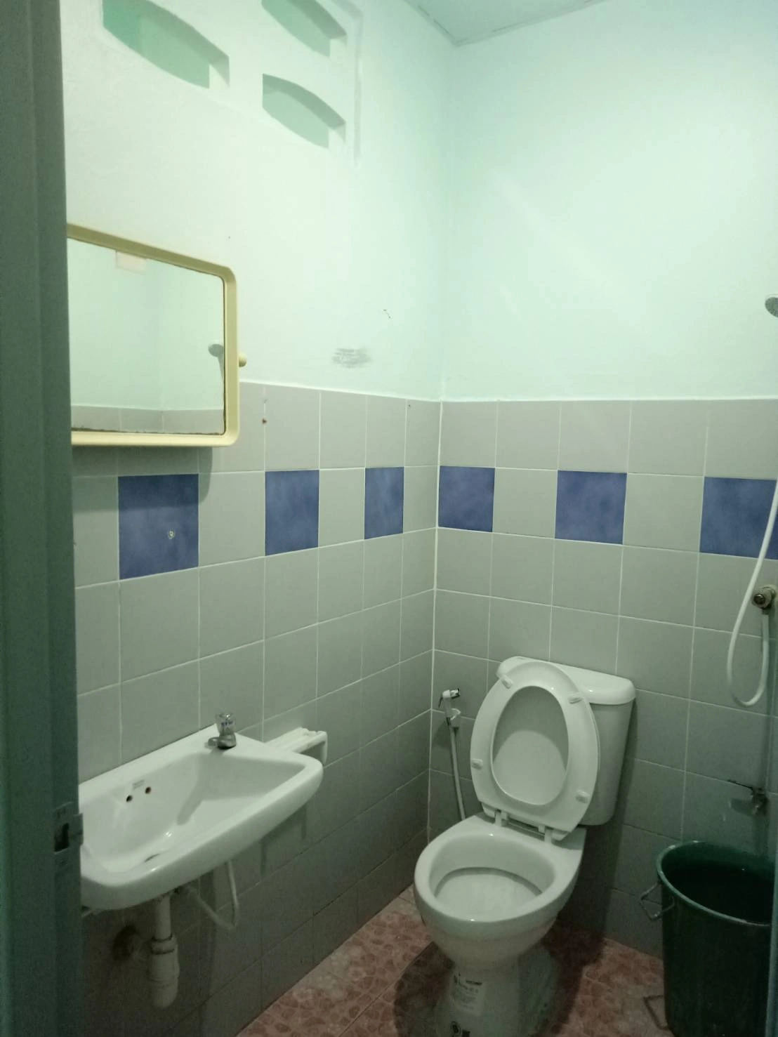 ขายบ้านทาวเฮ้าส์ 2 ชั้น 2 นอน 2 น้ำ เจริญพัฒนา ซ.7