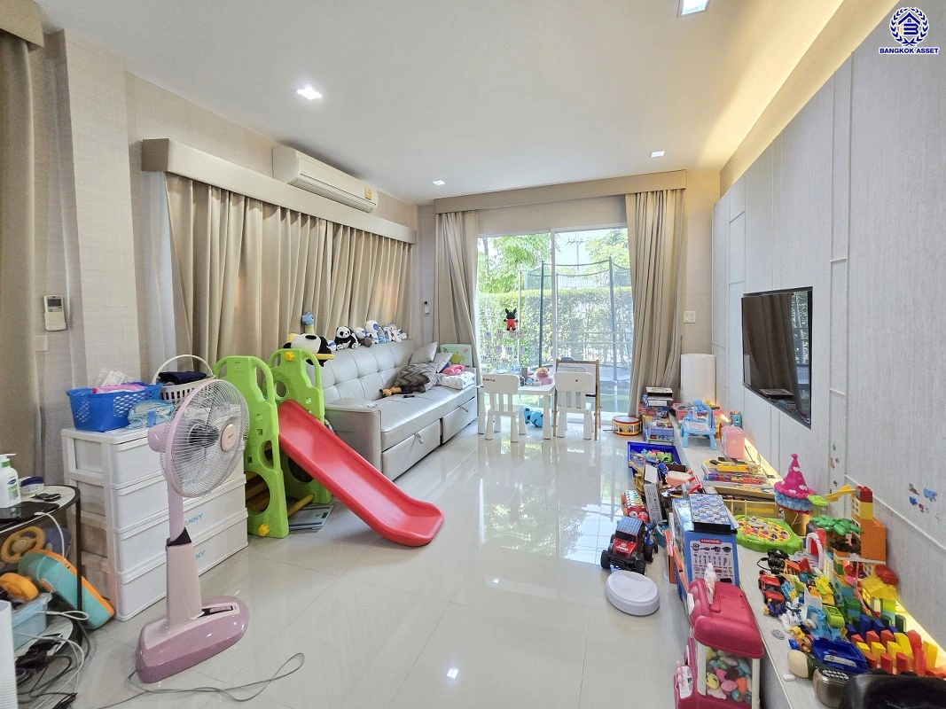 บ้านเดี่ยวมือสองนนทบุรี โครงการ ชวนชื่นแกรนด์ ราชพฤกษ์-พระราม5 บนเนื้อที่ 51.5 ตร.ว. พื้นที่ใช้สอ 150 ตร.ว. ฟังก์ชัน 3 ห้องนอน 3 ห้องน้ำ 2 ที่จอดรถ บนทำเลศักยภาพติดถนนนครอินทร์ เชื่อมต่อสะดวกสบายสู่ ถนนราชพฤกษ์ ,ถนนติวานนท์ และวงเวียนพระรามห้า ใกล้ MRT สายสีม่วง สถานีแยกติวานนท์