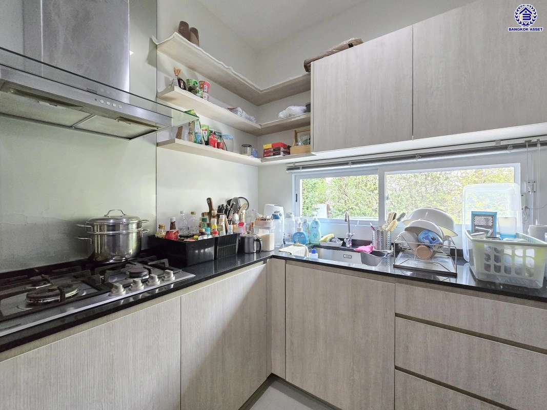 บ้านเดี่ยวมือสองนนทบุรี โครงการ ชวนชื่นแกรนด์ ราชพฤกษ์-พระราม5 บนเนื้อที่ 51.5 ตร.ว. พื้นที่ใช้สอ 150 ตร.ว. ฟังก์ชัน 3 ห้องนอน 3 ห้องน้ำ 2 ที่จอดรถ บนทำเลศักยภาพติดถนนนครอินทร์ เชื่อมต่อสะดวกสบายสู่ ถนนราชพฤกษ์ ,ถนนติวานนท์ และวงเวียนพระรามห้า ใกล้ MRT สายสีม่วง สถานีแยกติวานนท์