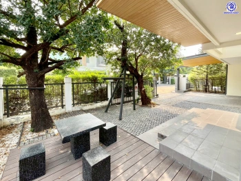 บ้านเดี่ยวมือสองนนทบุรี โครงการ เพอร์เฟค มาสเตอร์พีซ แจ้งวัฒนะ หลังมุม เนื้อที่กว้างขวางถึง 98.5 ตร.ว. ฟังก์ชัน 4 ห้องนอน 4 ห้องน้ำ 2 ที่จอดรถ มีอาคารโครงสร้างแยกจากตัวบ้าน บนทำเลตรงข้ามโรงเรียน SISB เชื่อมต่อ ถ.ราชพฤกษ์, ถ.บางกรวย-กรุงเทพ ใกล้รถไฟฟ้าสายสีชมพู "สถานีห้าแยกปากเกร็ด" และทางด่วน "แจ้งว