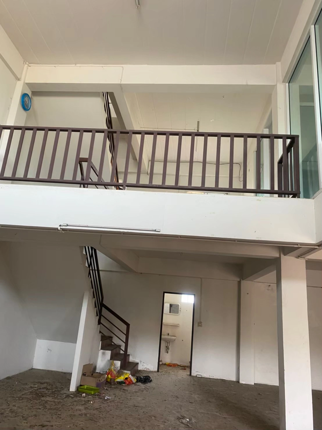 ตึกพาณิชย์ 3 ชั้น ห้องมุมสำหรับค้าขาย