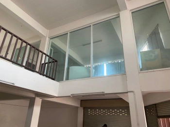 ตึกพาณิชย์ 3 ชั้น ห้องมุมสำหรับค้าขาย