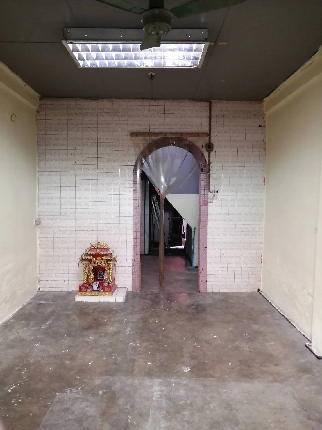 ให้เช่า ตึกแถว 2 ชั้น ซอยเจริญนคร 28 ใกล้สถานีรถไฟฟ้ากรุงธนบุรี และสถานีรถไฟฟ้าวงเวียนใหญ่