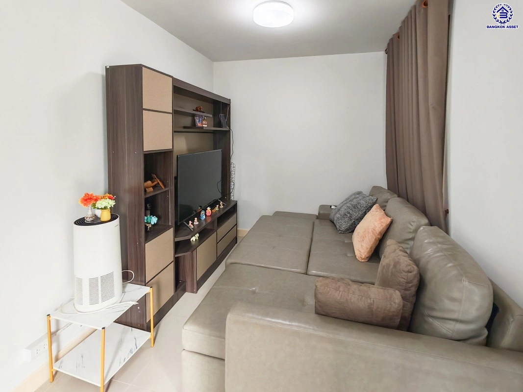 บ้านมือสอง โครงการ พลีโน่ บางใหญ่ เนื้อที่ 28.4 ตร.ว. พื้นที่ใช้สอย 120 ตร.ม. ฟังก์ชัน 3 ห้องนอน 2 ห้องน้ำ 2 ที่จอดรถ บนทำเลแห่งการเดินทาง เชื่อมต่อถนนกาญจนาภิเษก, ถนนรัตนาธิเบศร์ ใกล้รถไฟฟ้าสายสีม่วง "สถานีตลาดบางใหญ่" และทางด่วน "ศรีรัช"