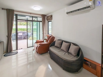 บ้านมือสอง โครงการ พลีโน่ บางใหญ่ เนื้อที่ 28.4 ตร.ว. พื้นที่ใช้สอย 120 ตร.ม. ฟังก์ชัน 3 ห้องนอน 3 ห้องน้ำ 2 ที่จอดรถ บนทำเลแห่งการเดินทาง เชื่อมต่อถนนกาญจนาภิเษก, ถนนรัตนาธิเบศร์ ใกล้รถไฟฟ้าสายสีม่วง "สถานีตลาดบางใหญ่" และทางด่วน "ศรีรัช"