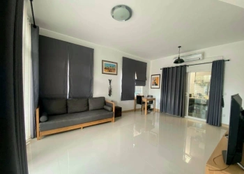 โครงการ กัสโต้ วงแหวน-พระราม5 แบรนด์ Q.House พร้อมเข้าอยู่ เนื้อที่ 25.2ตร.ว. พื้นที่ใช้สอย 110 ตร.ม. ฟังก์ชั่นจัดเต็ม 3 ห้องนอน 2 ห้องน้ำ จอดรถได้ 2 คัน บนทำเลศักยภาพ ใกล้วงเวียนพระราม5 ใกล้รถไฟฟ้าสายสีม่วง "สถานีบางพลู" และทางด่วน "ศรีรัช"