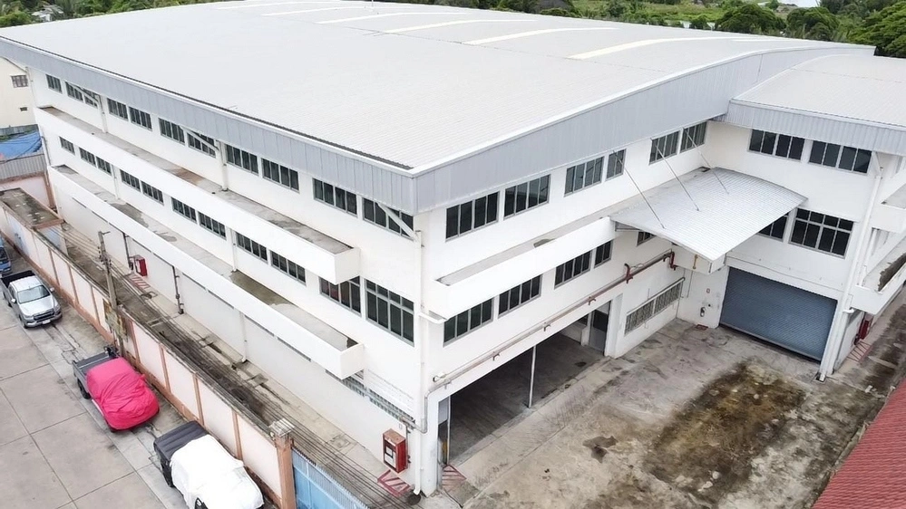 โรงงาน/โกดังพร้อมสำนักงาน (ให้เช่า)  โซนพระประแดง สมุทรปราการ  พื้นที่สีม่วง ขอใบอนุญาตโรงงานได้ เดินทางสะดวก ใกล้ตัวเมืองและแหล่งที่พักอาศัย