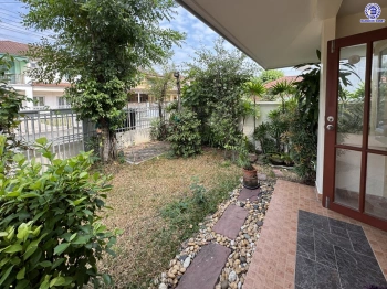 บ้านมือสอง โครงการ เนเบอร์โฮม วัชรพล เนื้อที่ 51 ตร.ว. พื้นที่ใช้สอย 195 ตร.ม. ฟังก์ชัน 3 ห้องนอน 2 ห้องน้ำ 2 ที่จอดรถ บนทำเลศักยภาพ เดินทางสะดวกเชื่อมต่อถนนสุขาภิบาล5 ถนนวัชรพล ถนนรามอินทรา ใกล้ห้างสรรพสินค้า Fashion Island และจุดขึ้นทางด่วน "ฉลองรัช"