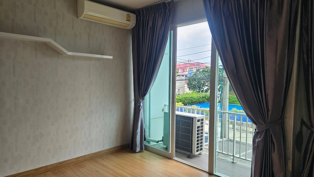 ***ทาวน์โฮมมือสองนนทบุรี ม.โกลเด้นทาวน์ ปิ่นเกล้า-จรัญฯ เนื้อที่ 22.6 ตร.ว. ฟังก์ชัน 5 นอน 4 น้ำ หน้ากว้าง 5 เมตร กว้างขวางอยู่สบาย บนทำเลชื่อมต่อหลายเส้นทาง ใกล้รถไฟฟ้าสายสีแดงอ่อน "สถานีบางบำหรุ" และ รถไฟฟ้าสายสีน้ำเงิน "สถานีบางอ้อ"