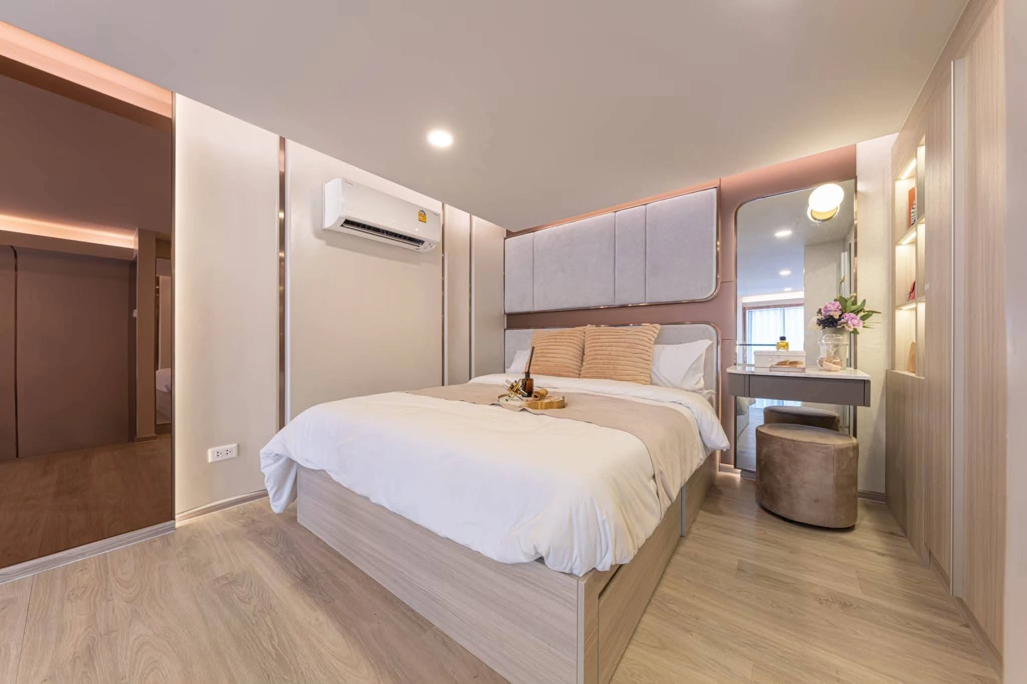 ขายดาวน์ Origin Place Phetkasem ติด MRT ภาษีเจริญ 0 เมตร มี 2 ห้อง ชั้น 5 และชั้น 22 เจ้าของขายเอง (รับเอเจ้น)