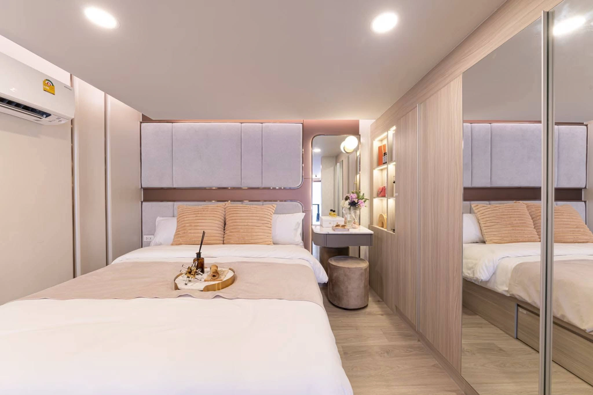 ขายดาวน์ Origin Place Phetkasem ติด MRT ภาษีเจริญ 0 เมตร มี 2 ห้อง ชั้น 5 และชั้น 22 เจ้าของขายเอง (รับเอเจ้น)