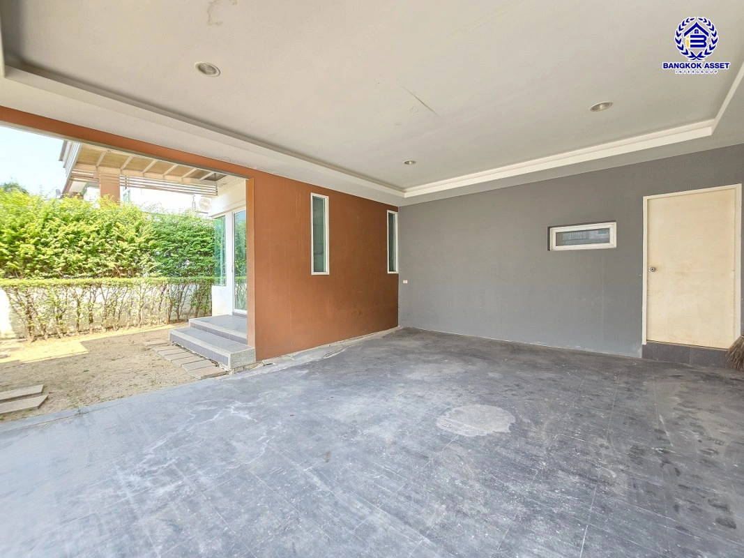 บ้านมือสอง โครงการ ชวนชมพาร์ค3 บางกรวย-ไทรน้อย เนื้อที่ 41 ตร.ว. พื้นที่ใช้สอย 110 ตร.ม. ฟังก์ชัน 3 ห้องนอน 2 ห้องน้ำ 1 ที่จอดรถ บนทำเลเดินทางสะดวก เชื่อมต่อถนนบางกรวย-ไทรน้อย ถนนกาญจนาภิเษก ใกล้รถไฟฟ้าสายสีม่วง "สถานีคลองบางไผ่"