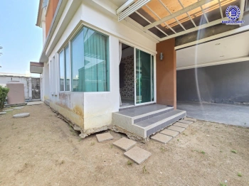 บ้านมือสอง โครงการ ชวนชมพาร์ค3 บางกรวย-ไทรน้อย เนื้อที่ 41 ตร.ว. พื้นที่ใช้สอย 110 ตร.ม. ฟังก์ชัน 3 ห้องนอน 2 ห้องน้ำ 1 ที่จอดรถ บนทำเลเดินทางสะดวก เชื่อมต่อถนนบางกรวย-ไทรน้อย ถนนกาญจนาภิเษก ใกล้รถไฟฟ้าสายสีม่วง "สถานีคลองบางไผ่"