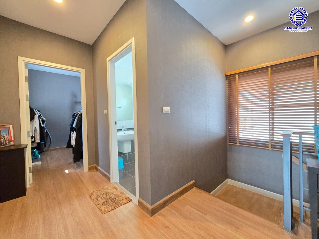 บ้านมือสอง โครงการ เดอะแพลนท์ ปิ่นเกล้า-กาญจนาภิเษก เนื้อที่ 35.8 ตร.ว. พื้นที่ใช้สอย 140 ตร.ม.  ฟังก์ชัน 4 ห้องนอน 3 ห้องน้ำ 2 ที่จอดรถ พร้อมเข้าอยู่ ทำเลดีเชื่อมต่อหลายเส้นทาง ทั้งถนนกาญจนาภิเษก, ถนนนครอินทร์, ถนนรัตนาธิเบศร์ ใกล้รถไฟฟ้าสีม่วง "สถานีตลาดบางใหญ่"